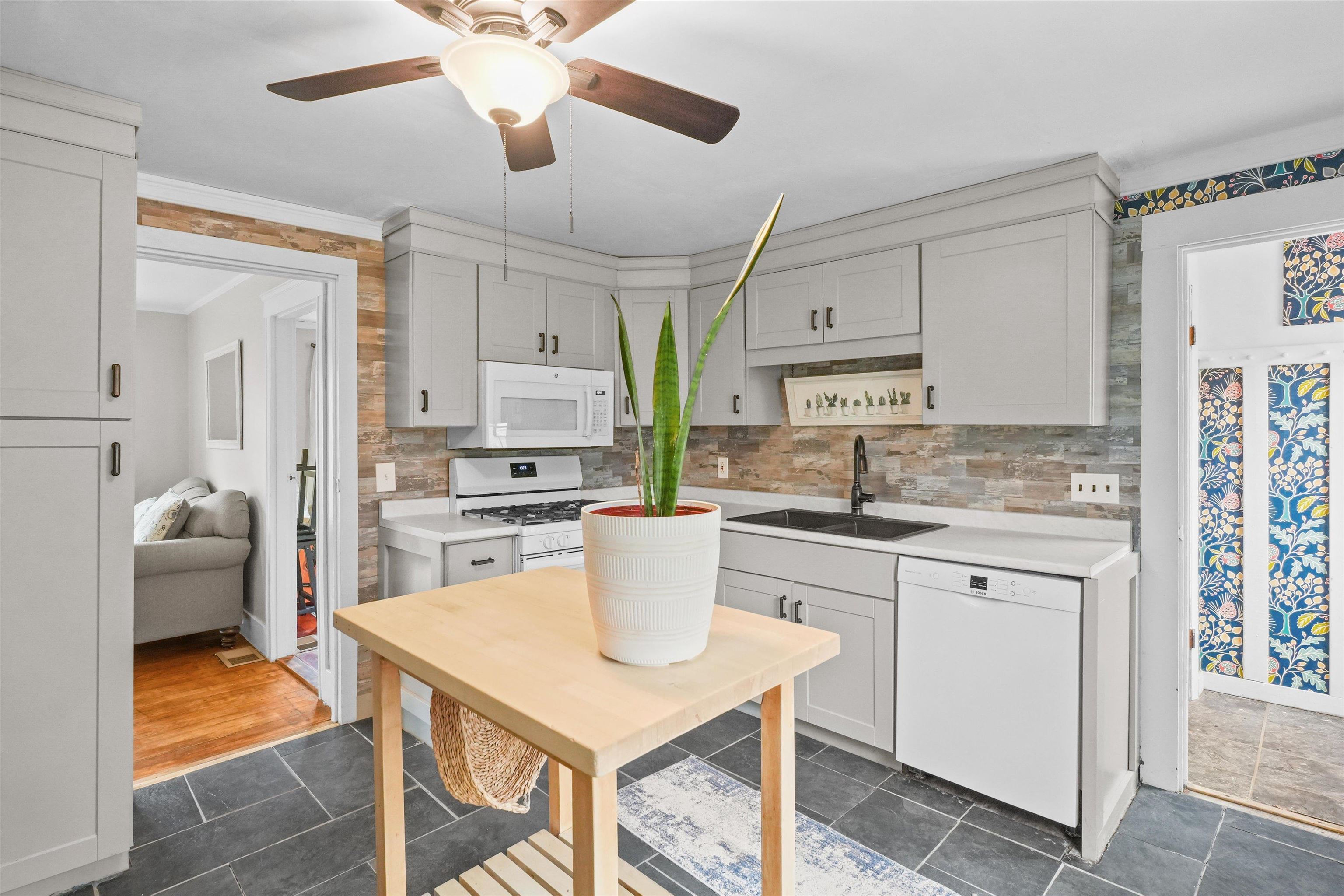 28 Westville Road Plaistow, NH 03865 - Photo 6 of 32