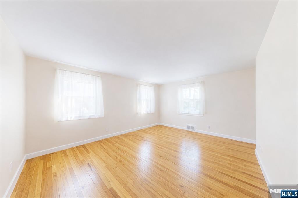 16 Tooker Avenue Springfield, NJ 07081 - Photo 2 of 9