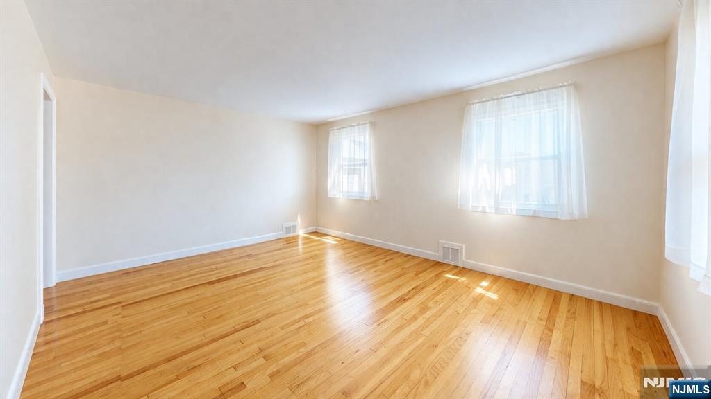 16 Tooker Avenue Springfield, NJ 07081 - Photo 3 of 9