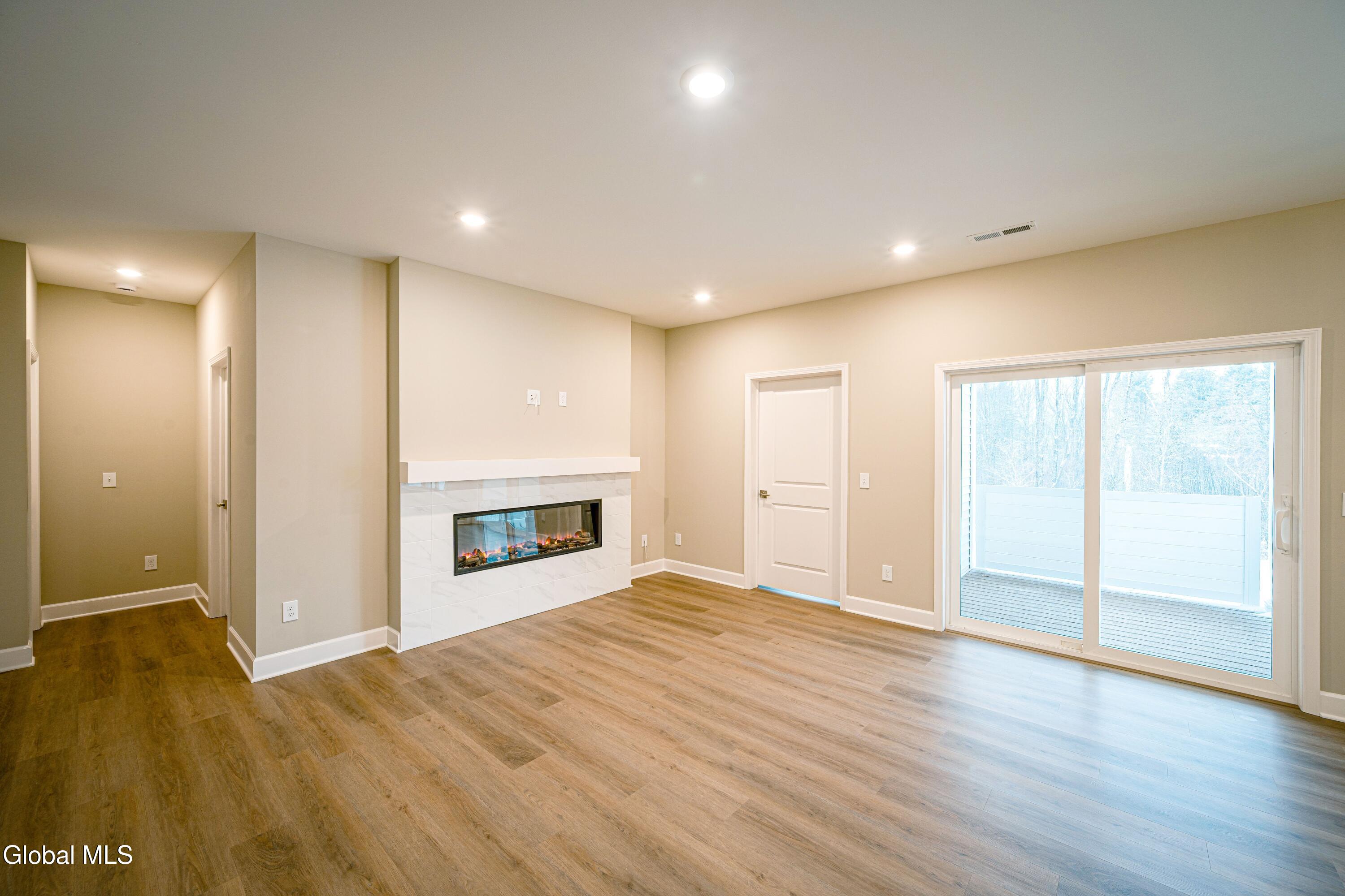 18 Reed's Hollow Saratoga Springs, NY 12866 - Photo 11 of 21 AZALEA 6 RH2