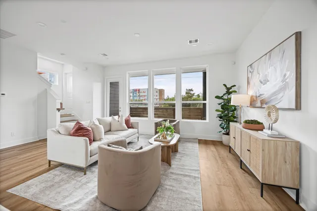 $2,850 | 5107 Avenue J, Houston, TX 77011