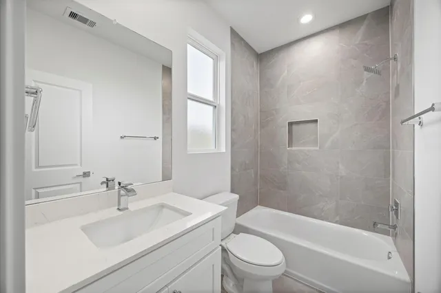 $2,850 | 5107 Avenue J, Houston, TX 77011