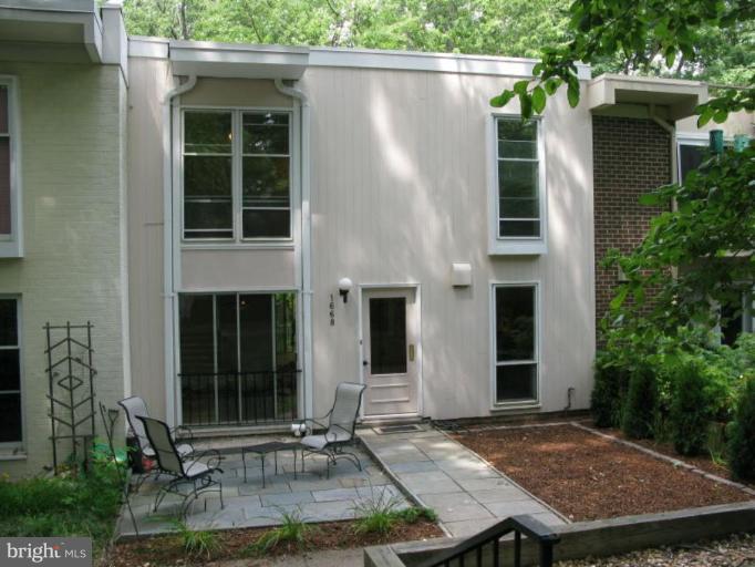 1668 Wainwright Drive Reston, VA 20190 - Photo 1 of 1 Exterior (Main)