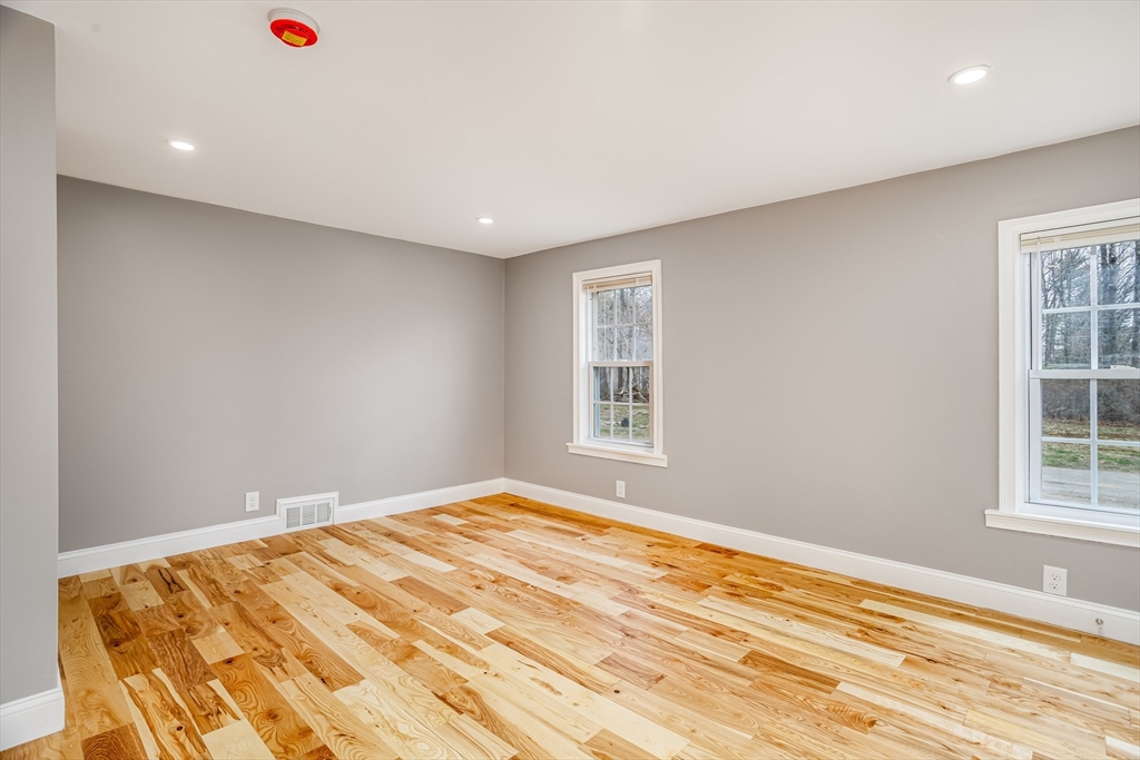 104 Youngs Road Lunenburg, MA 01462 - Photo 11 of 29 Gallery Image 11