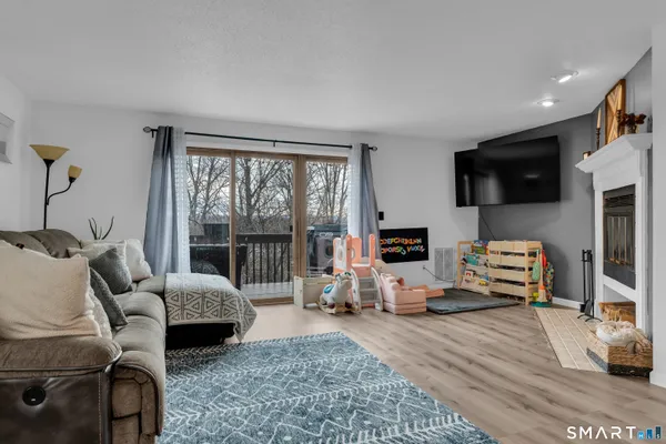 $335,000 | 180 Skyview Drive, Unit 180, Cromwell, CT 06416