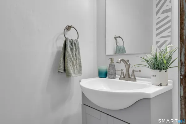 $335,000 | 180 Skyview Drive, Unit 180, Cromwell, CT 06416