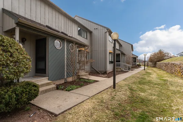 $335,000 | 180 Skyview Drive, Unit 180, Cromwell, CT 06416