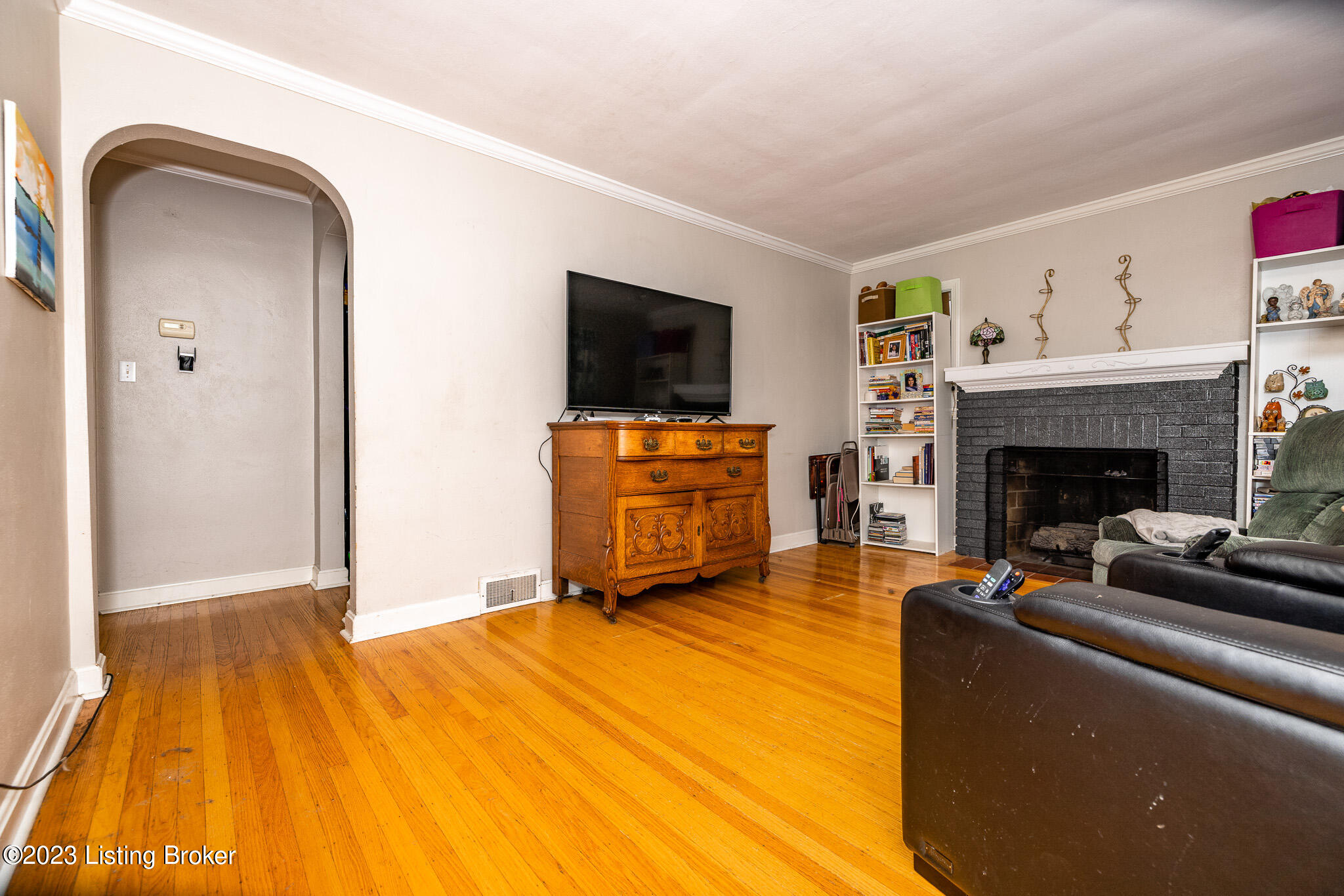 225 Ridgeway Avenue Louisville, KY 40207 - Photo 8 of 25 BO0A3890