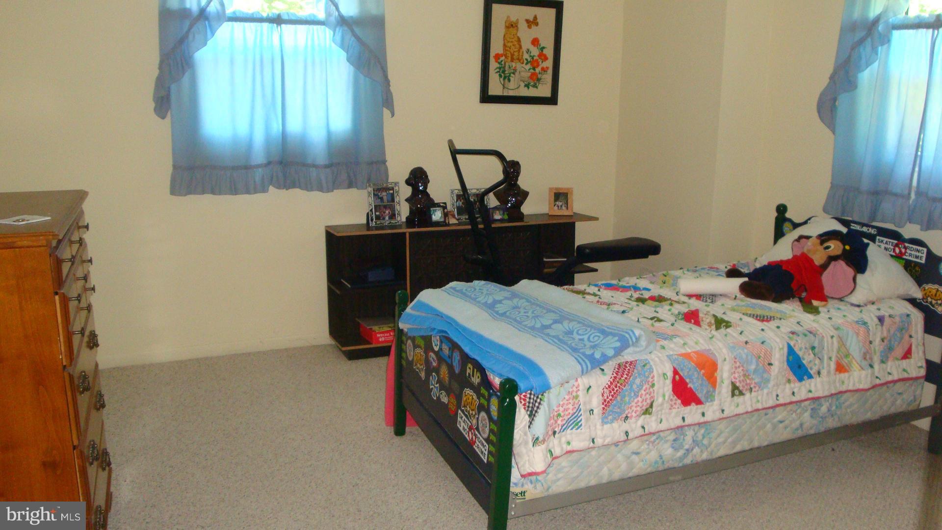 7233 Ridgeway Drive Manassas, VA 20112 - Photo 14 of 18 Bedroom