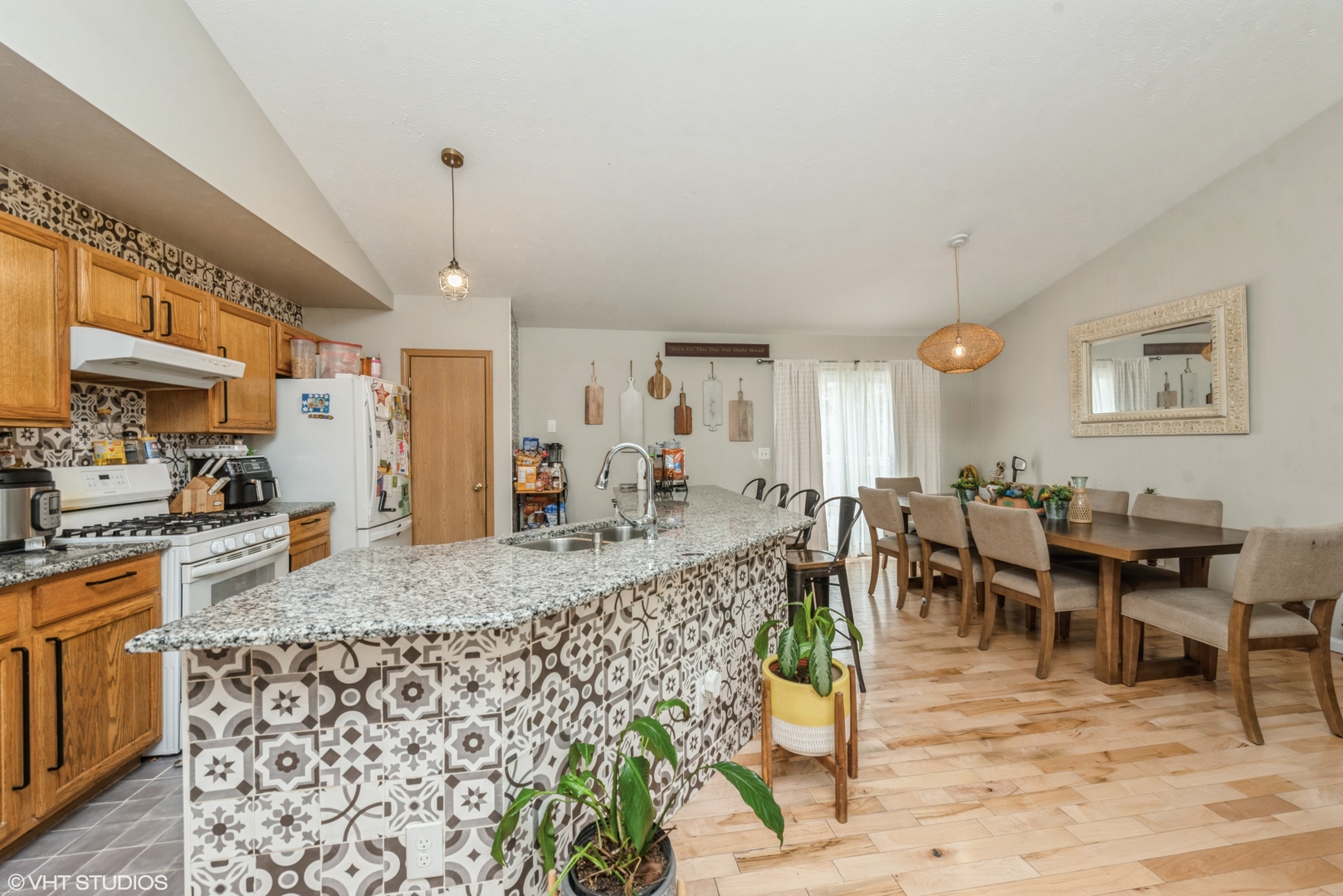 412 Lamplighter Loop Southeast Poplar Grove, IL 61065 - Photo 2 of 23 a view of a dining area with furniture