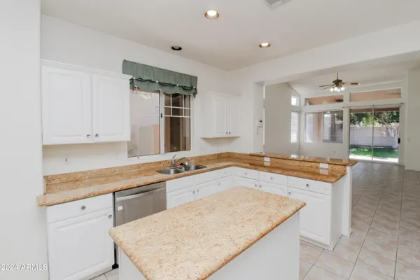 $2,250 | 1375 West Musket Way, Chandler, AZ 85286