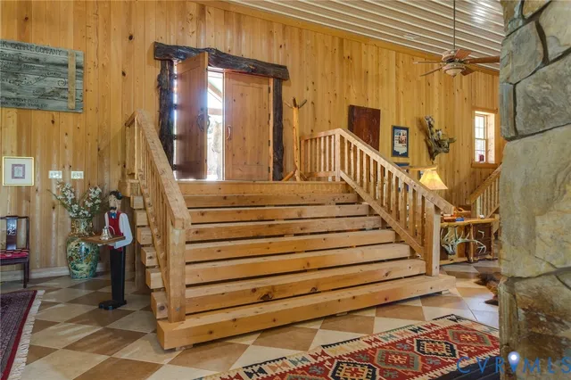 a view of entryway and hall