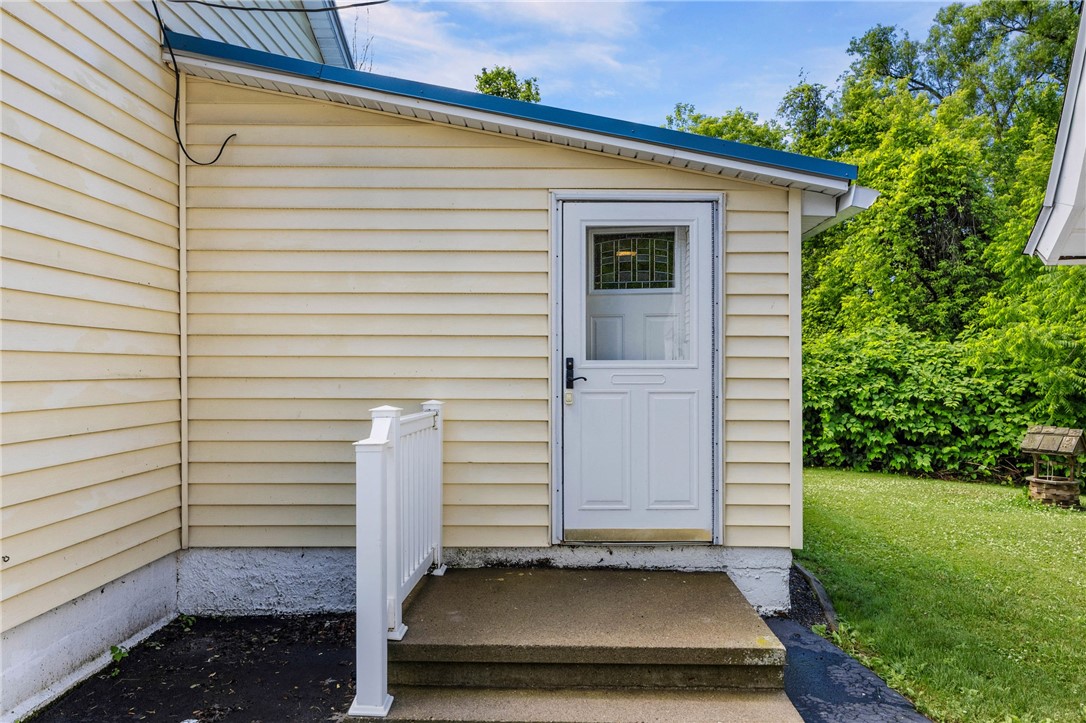 7905 Brown Road Wolcott, NY 14590 - Photo 37 of 45 Back Entry