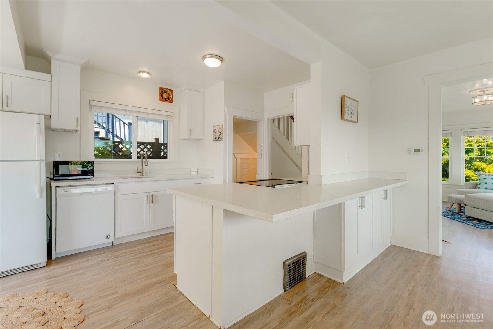 2407 East Ward Street Seattle, WA 98112 - Photo 11 of 39