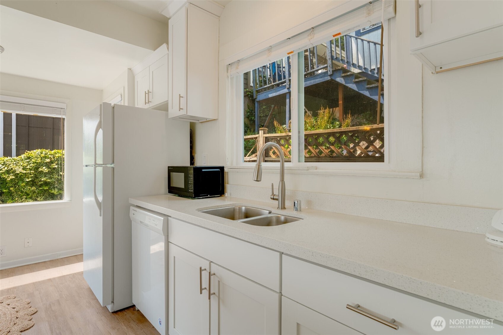 2407 East Ward Street Seattle, WA 98112 - Photo 14 of 39