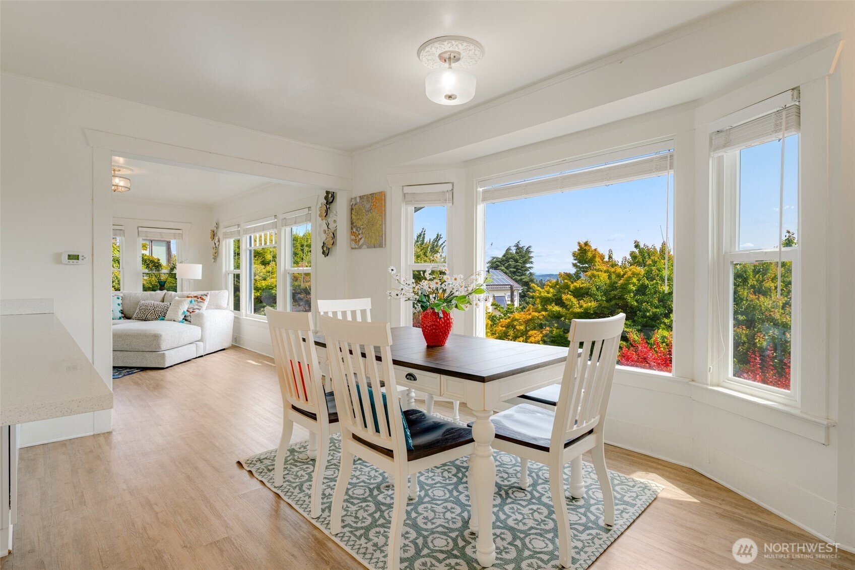 2407 East Ward Street Seattle, WA 98112 - Photo 10 of 39