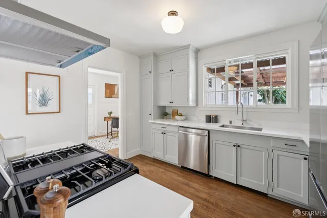 $1,898,000 | 1115 Capuchino Avenue, Burlingame, CA 94010