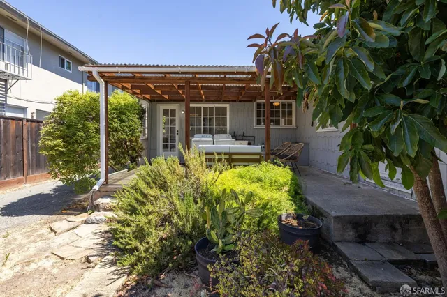 $1,898,000 | 1115 Capuchino Avenue, Burlingame, CA 94010