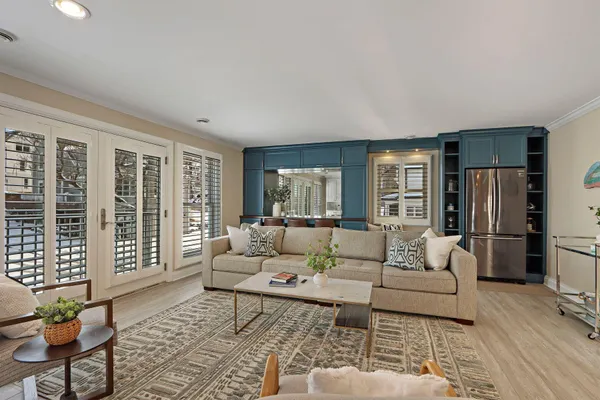 $2,210,000 | 432 Harvard Avenue, Unit 5 & 6, Fontana, WI 53125