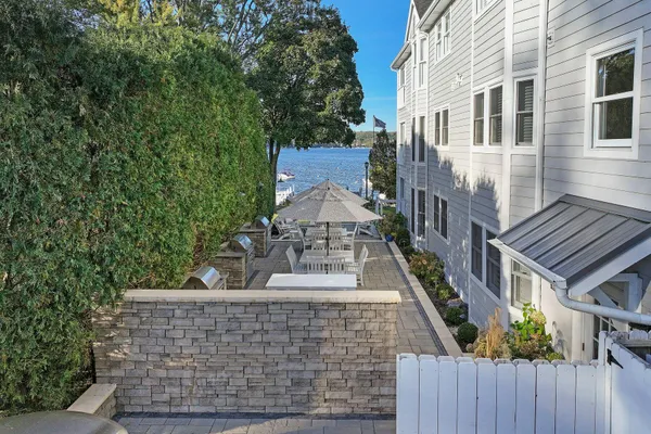 $2,210,000 | 432 Harvard Avenue, Unit 5 & 6, Fontana, WI 53125