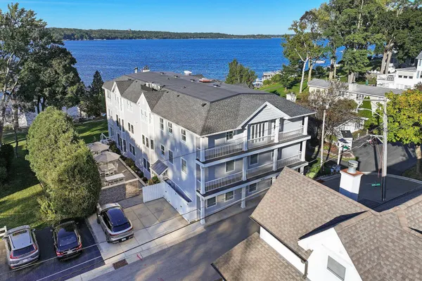 $2,210,000 | 432 Harvard Avenue, Unit 5 & 6, Fontana, WI 53125