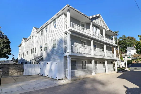 $2,210,000 | 432 Harvard Avenue, Unit 5 & 6, Fontana, WI 53125