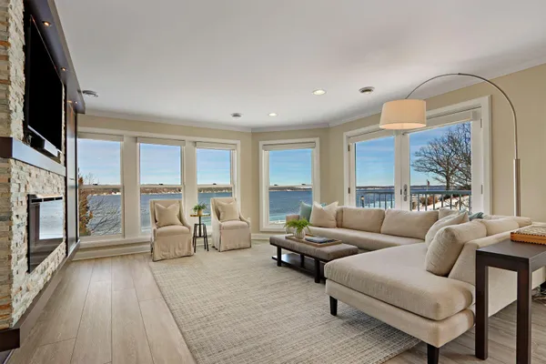 $2,210,000 | 432 Harvard Avenue, Unit 5 & 6, Fontana, WI 53125