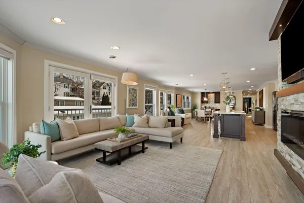 $2,210,000 | 432 Harvard Avenue, Unit 5 & 6, Fontana, WI 53125