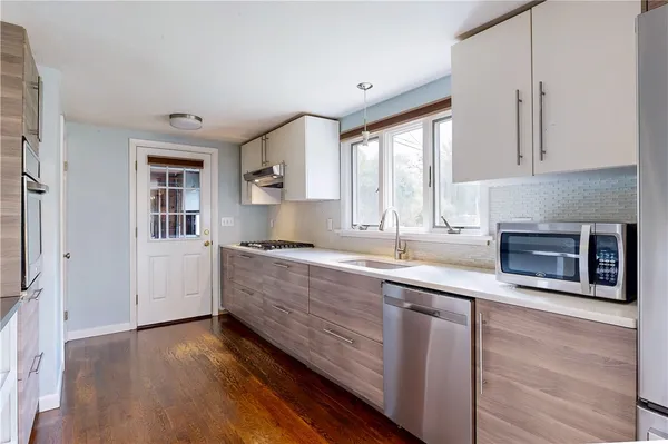 $850,000 | 255 John Dyer Road, Little Compton, RI 02837