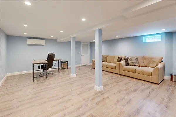$850,000 | 255 John Dyer Road, Little Compton, RI 02837