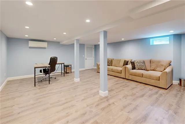 $850,000 | 255 John Dyer Road, Little Compton, RI 02837