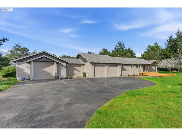 $699,000 | 1345 Sanford Street, Coos Bay, OR 97420