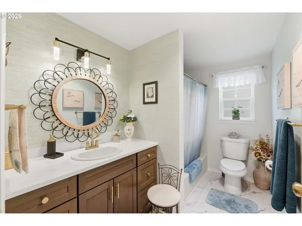 $699,000 | 1345 Sanford Street, Coos Bay, OR 97420