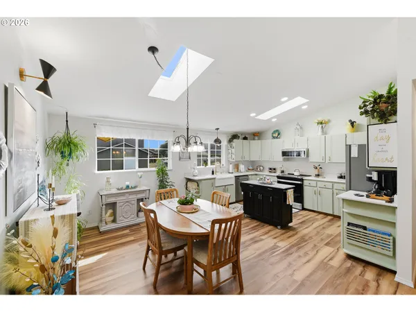 $699,000 | 1345 Sanford Street, Coos Bay, OR 97420