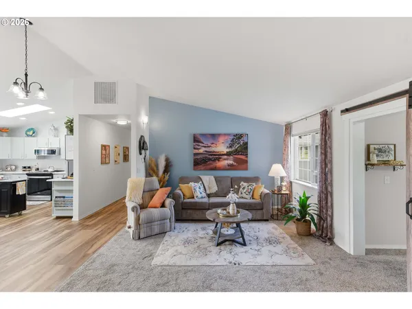 $699,000 | 1345 Sanford Street, Coos Bay, OR 97420