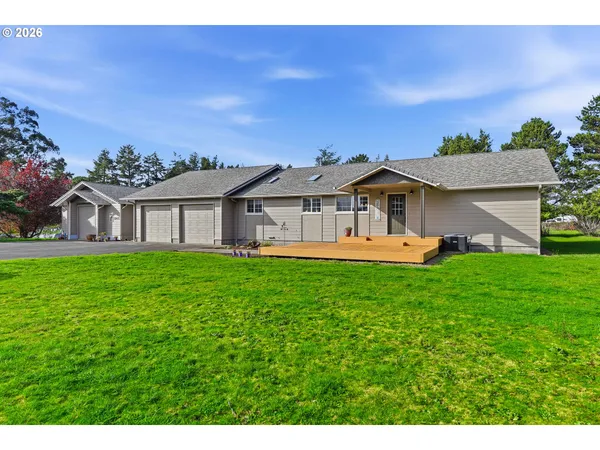 $699,000 | 1345 Sanford Street, Coos Bay, OR 97420