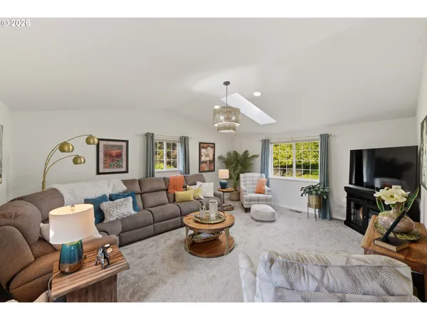 $699,000 | 1345 Sanford Street, Coos Bay, OR 97420