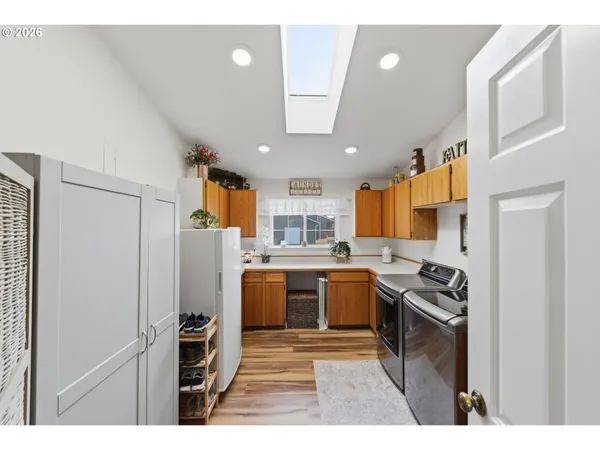 $699,000 | 1345 Sanford Street, Coos Bay, OR 97420