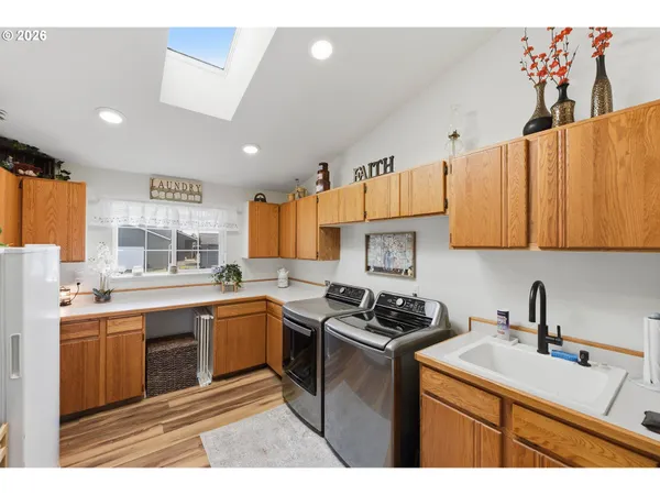 $699,000 | 1345 Sanford Street, Coos Bay, OR 97420