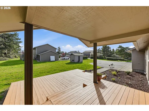 $699,000 | 1345 Sanford Street, Coos Bay, OR 97420