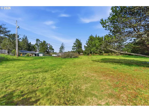 $699,000 | 1345 Sanford Street, Coos Bay, OR 97420