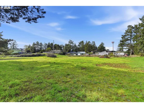 $699,000 | 1345 Sanford Street, Coos Bay, OR 97420