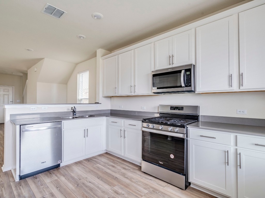 453 Tree Nut Loop Buda, TX 78610 - Photo 8 of 32