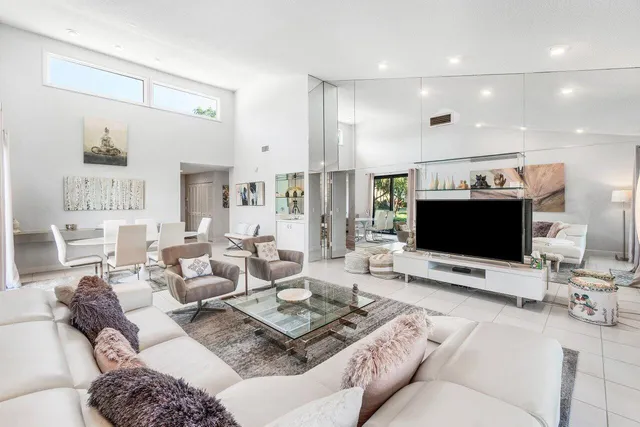 $315,000 | 12 Eastgate Drive, Unit D, Boynton Beach, FL 33436