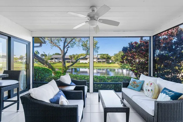 $315,000 | 12 Eastgate Drive, Unit D, Boynton Beach, FL 33436