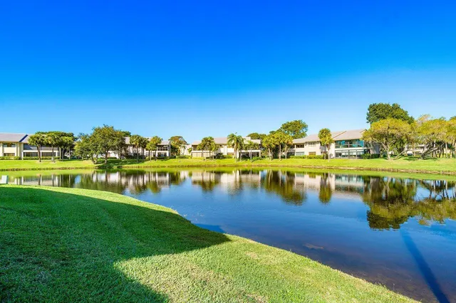 $315,000 | 12 Eastgate Drive, Unit D, Boynton Beach, FL 33436