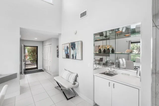 $315,000 | 12 Eastgate Drive, Unit D, Boynton Beach, FL 33436