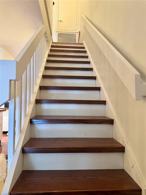 5169 Lazy Oaks Drive Winter Park, FL 32792 - Photo 12 of 25 a view of entryway