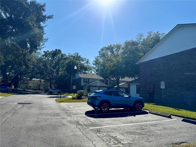 a view of a backyard with of water