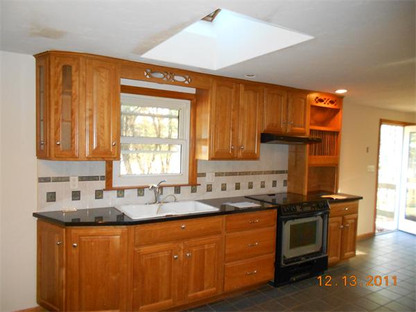 560 Old Post Road Walpole, MA 02081 - Photo 3 of 23 Gallery Image 3